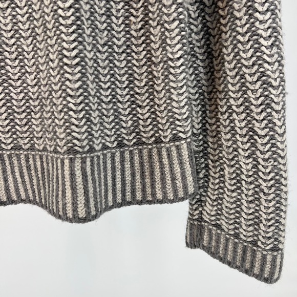 J Crew Textured‎ Chevron Pattern Sweater XL Gray White Crew Neck Long Sleeve - Picture 8 of 16